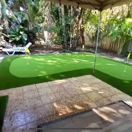 Villa Wilton Tropical Oasis With Heated Pool And Hot Tub